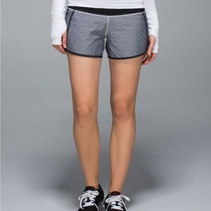 Lululemon Run Times Shorts Herringbone Sz 10 Black Gray Athleisure Running